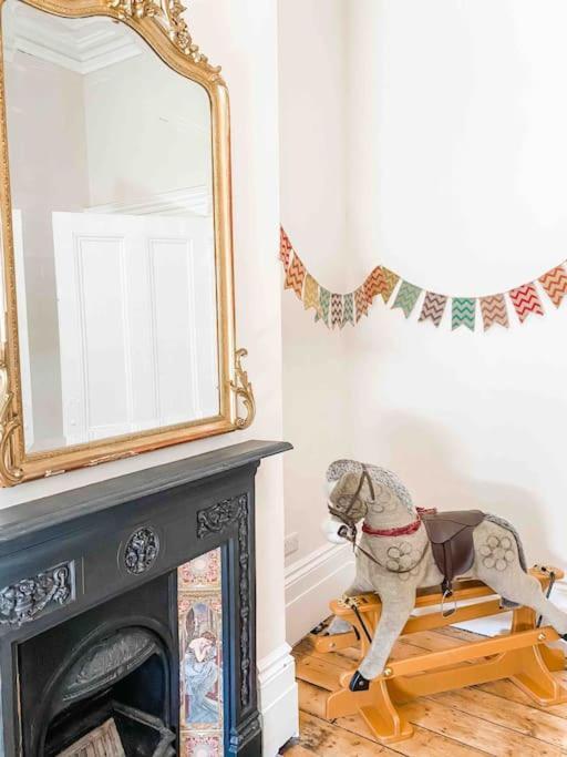 Apartamento Luxurious Victorian, A Few Minutes From The Beach - Sleeps 2 Adults And Up To 3 Children St Leonards-on-Sea Exterior foto