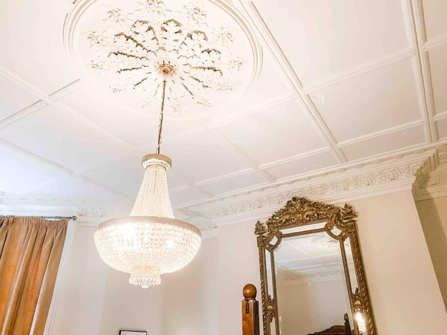 Apartamento Luxurious Victorian, A Few Minutes From The Beach - Sleeps 2 Adults And Up To 3 Children St Leonards-on-Sea Exterior foto