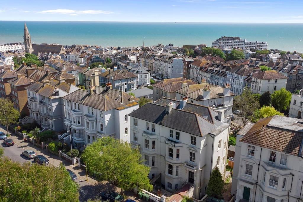 Apartamento Luxurious Victorian, A Few Minutes From The Beach - Sleeps 2 Adults And Up To 3 Children St Leonards-on-Sea Exterior foto