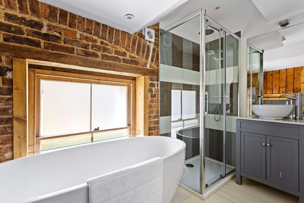 Apartamento Luxurious Victorian, A Few Minutes From The Beach - Sleeps 2 Adults And Up To 3 Children St Leonards-on-Sea Exterior foto
