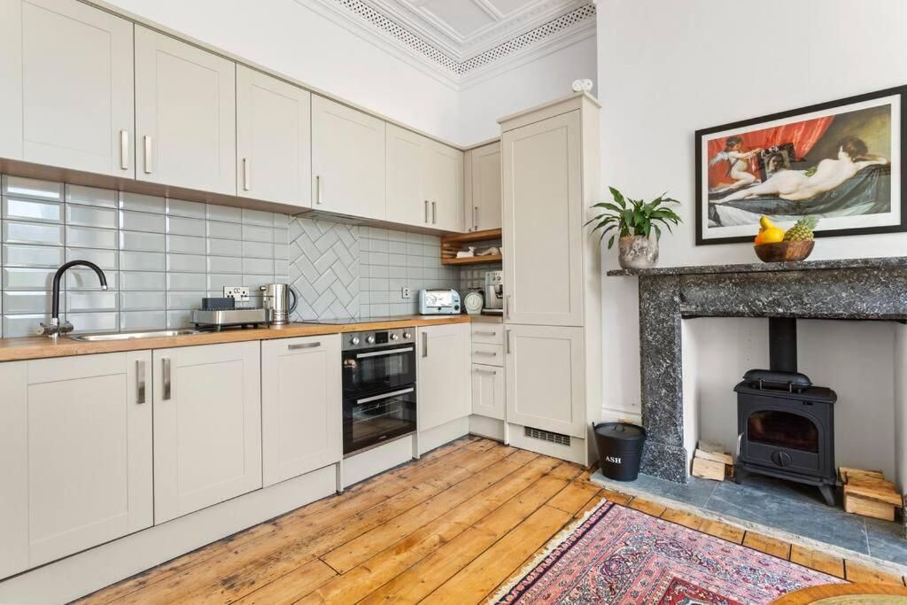 Apartamento Luxurious Victorian, A Few Minutes From The Beach - Sleeps 2 Adults And Up To 3 Children St Leonards-on-Sea Exterior foto